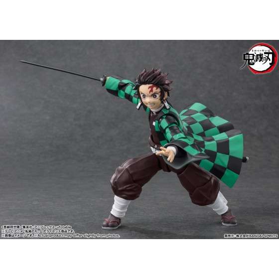 Demon Slayer S.H.Figuarts Tanjiro Kamado Action Figure 14 cm Bandai